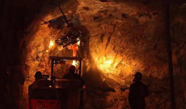 Project1 --- Китайский подземный автомобиль на золотом руднике
